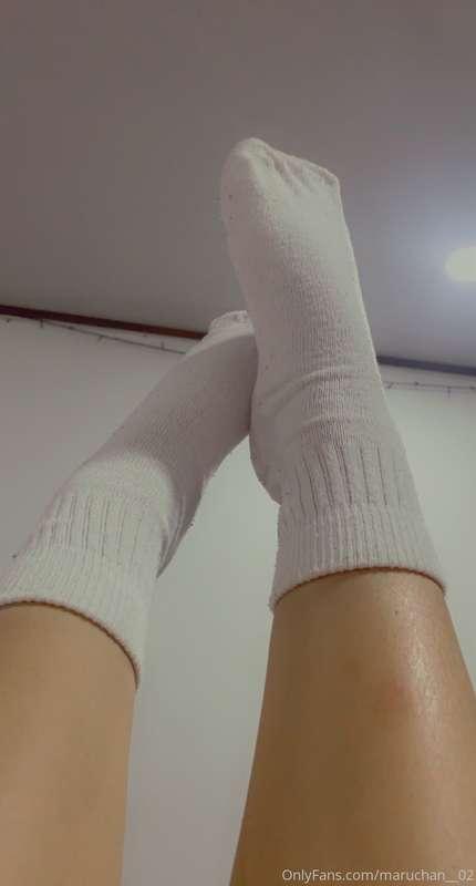 do you like my little feet? 🥺