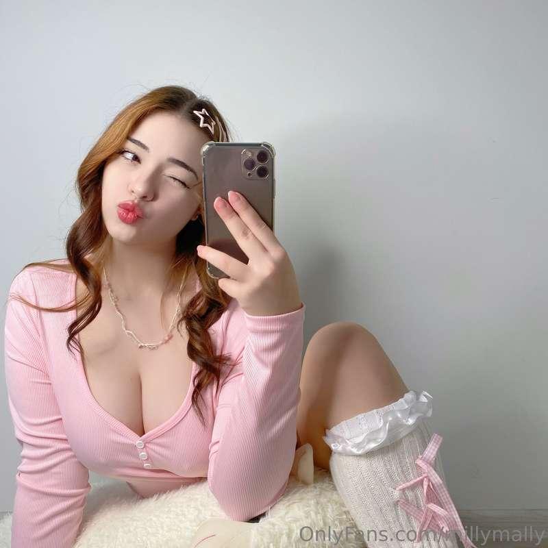 Explore my exclusive content and let’s deepen our connection..