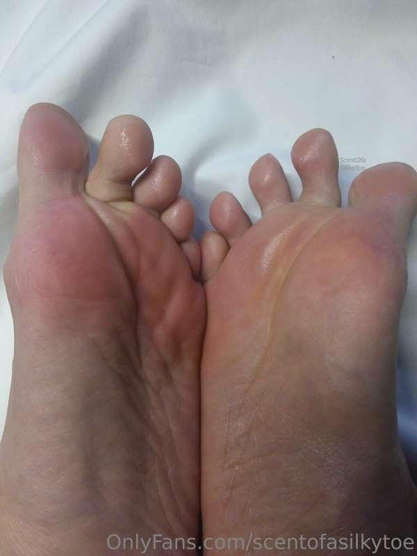 Toe choir formation? Tell me what they remind you of