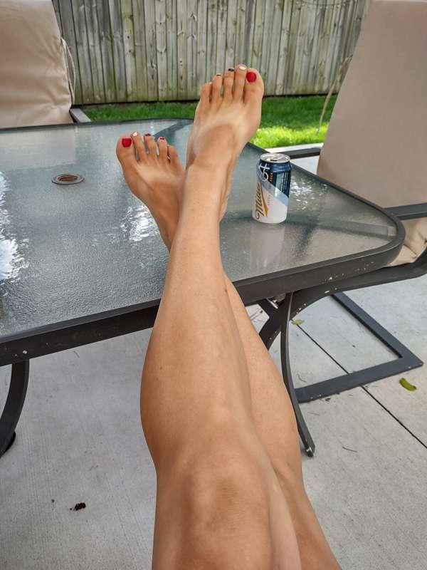 Happy 4th Guys!!🧨🎇💘
Like my patriotic piggies?😘