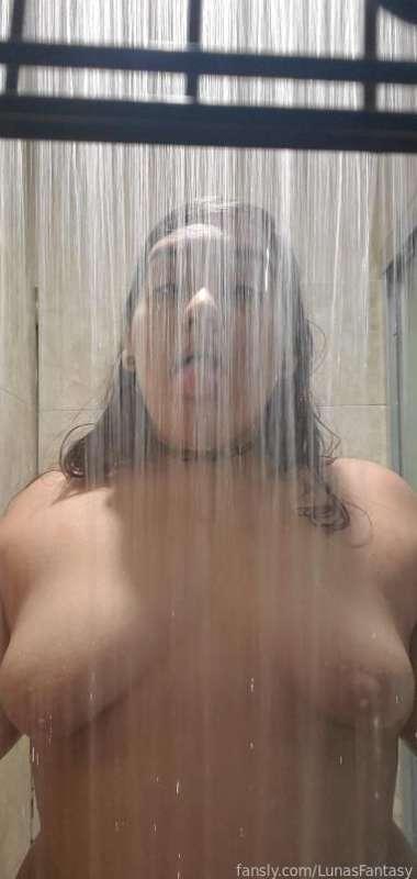 Come eat my booty :3
.
.
.
Shower Set #2