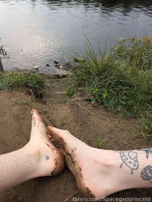 Dirty feet, happy me! 👣