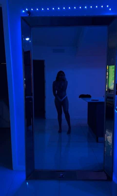 Hi! HAPPY FRIDAY 😈 like if you want to see more!
