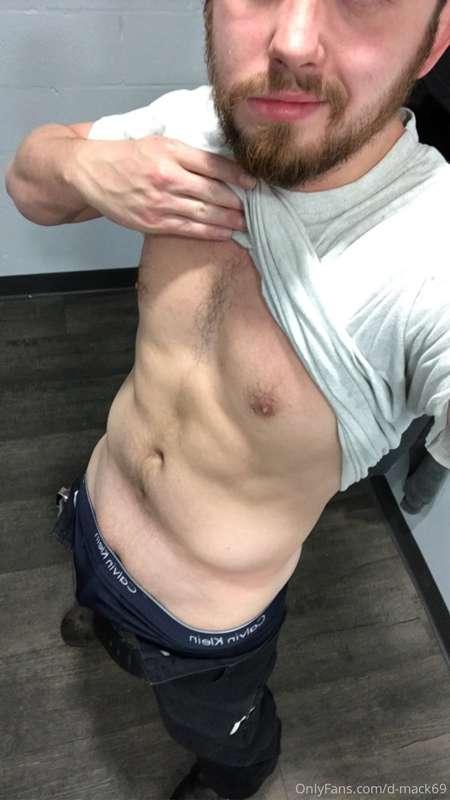 Wanna see the video of me cumming in my works bathroom?? 😈🥵 ..