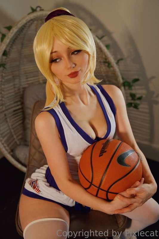 Early preview of the first set of EASTER month!!! >:)
This m..