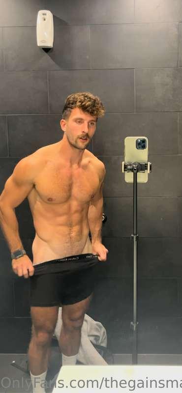 New hard nude posing video going out today