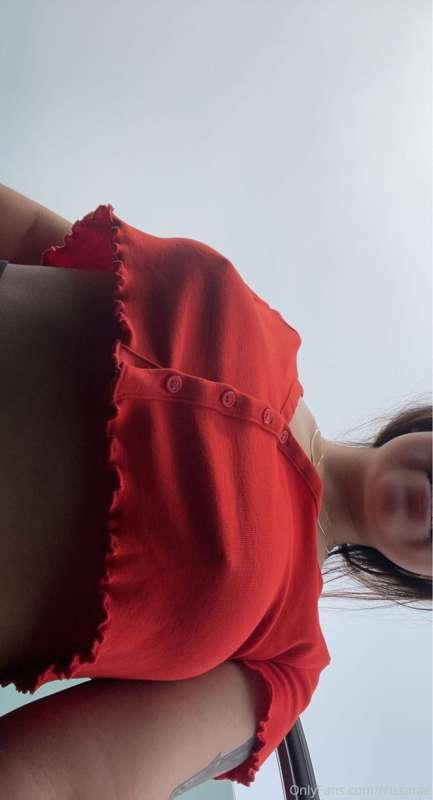 Want to see me topless on the beach ?? 🤩🤩