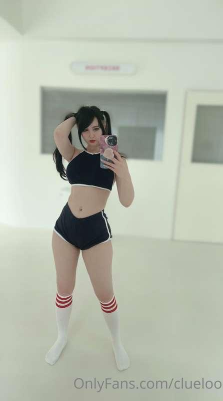 Thick thighs save lives 😏 anyone need cpr ?