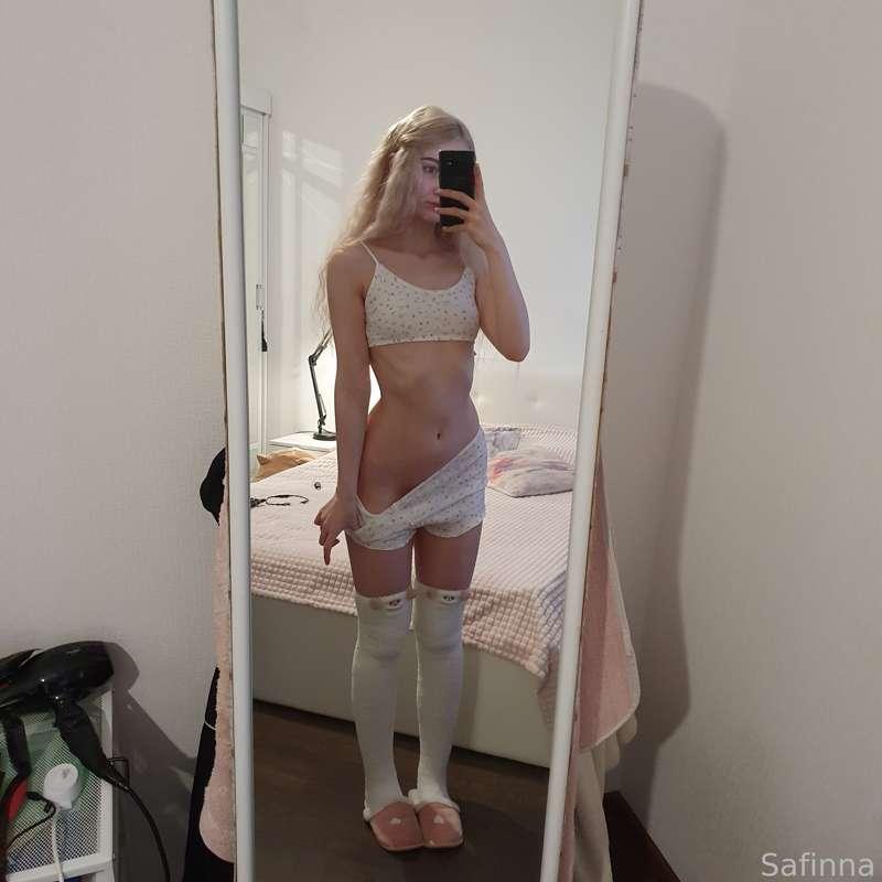 Waiting for my turn while daddy is fucking another girls... 😍


𓆩♡𓆪 #tease #lingerie #pussy #fuck #sex #vid #horny #daddysgirl #moaning #slut 𓆩♡𓆪