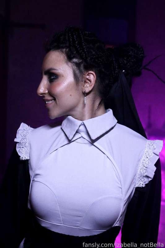 izabella_notbella image #1