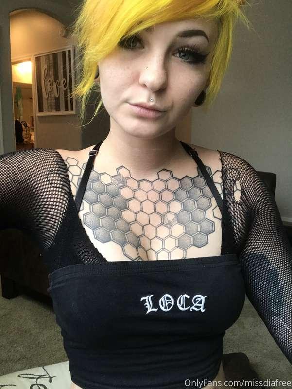Big tiddy goth gf