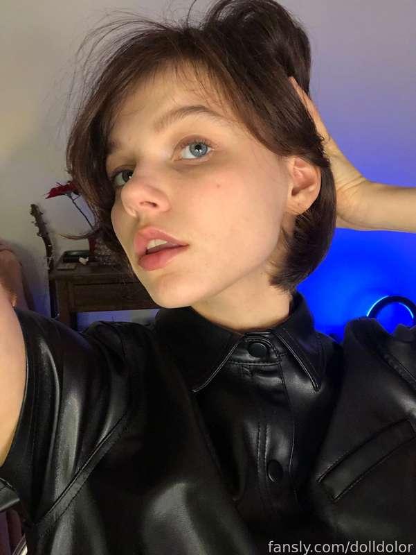 Rate my hairstyle from 1 to 10😄

#BabyFace #Daddysgirl #fyp #cute #young
#naturalbody #LotteAmour 
#naturalbeauty #beauty #thegirlnextdoor