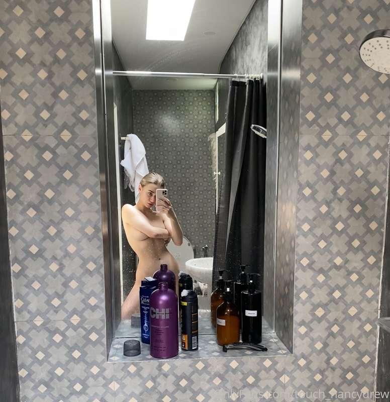 morning contrast shower, to cheer up ☺️