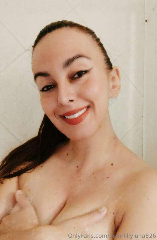 Ready for a OF ASMR in the shower?
Check your DM 😘😘