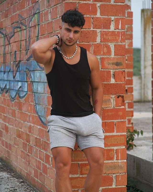 Are you sure you don't want to play with me?🥵😈