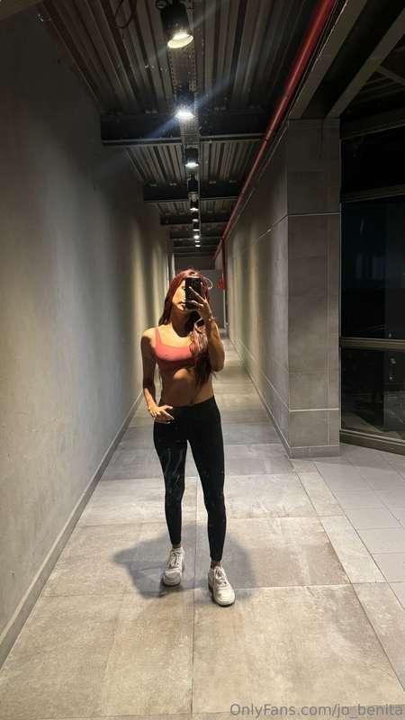 Charged up with energy 😈🔋 After my workout, I feel amazing 🙌..