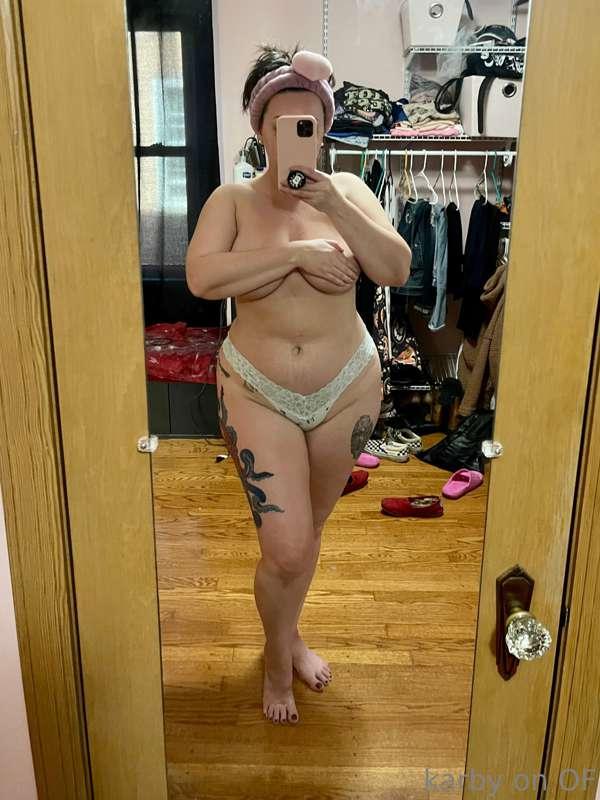 Who doesn’t love a good mirror selfie?