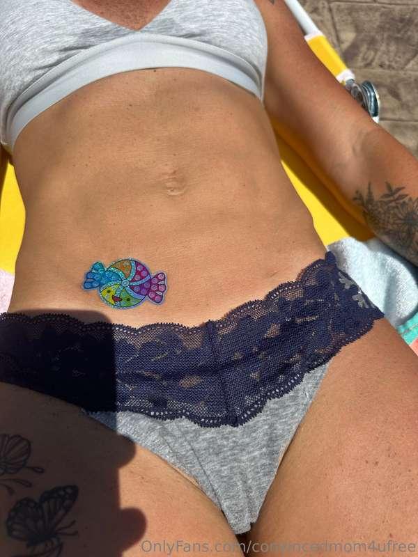 Would you like some candy!? 🍬 🤪🤭  Sticker tan line! Gosh I u..