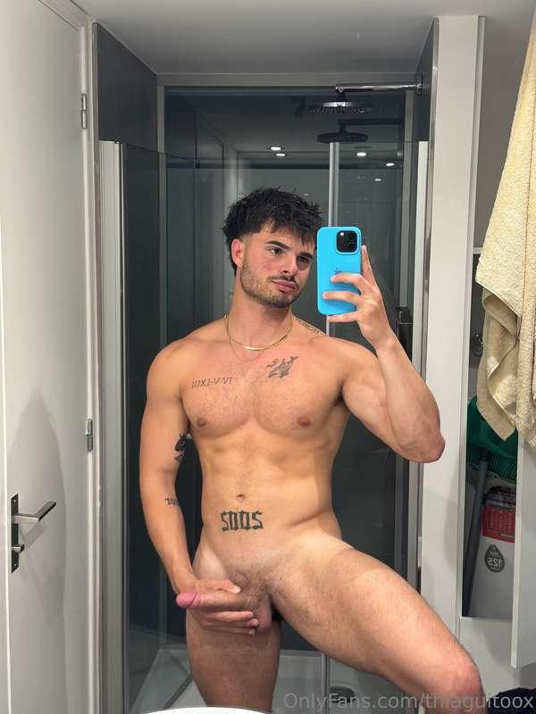 Do you like what I'm wearing? 💪