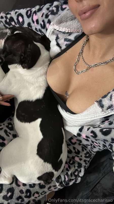 Cute pup, hotter owner 😘
