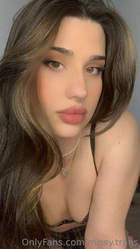 I want you to undress me with your mouth 😋