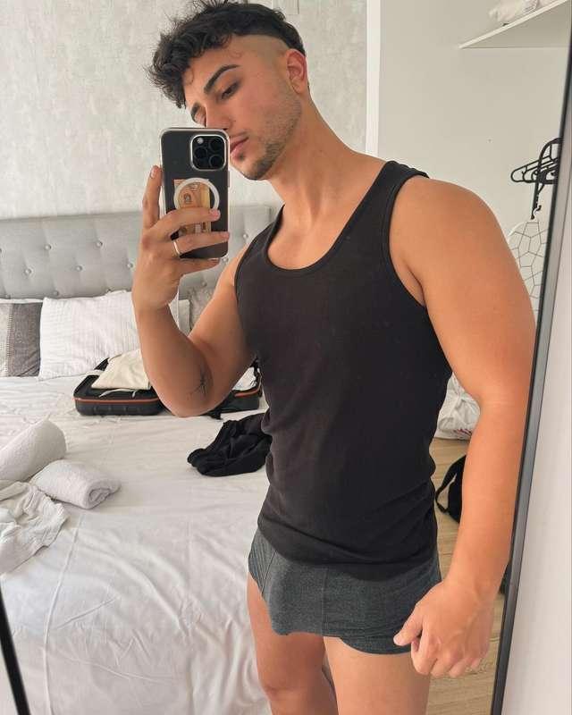 Make me happy helping me MASTURBATE💦