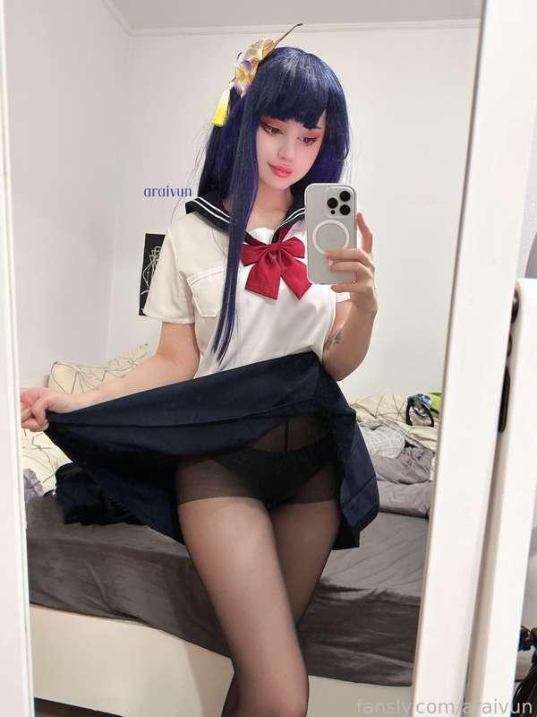 Is anyone miss my Ei?💜 sorry for a lil mess, I've been shooting outside all day and I think my wig styling has stood this test almost perfectly 😅

#raiden #ie #cosplay #tights #nylon #schoolgirl #seifuku #sailorfuku #genshinimpact #geekgirl