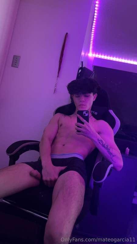 see what happens after this pic on my vip page 😈 https://onl..