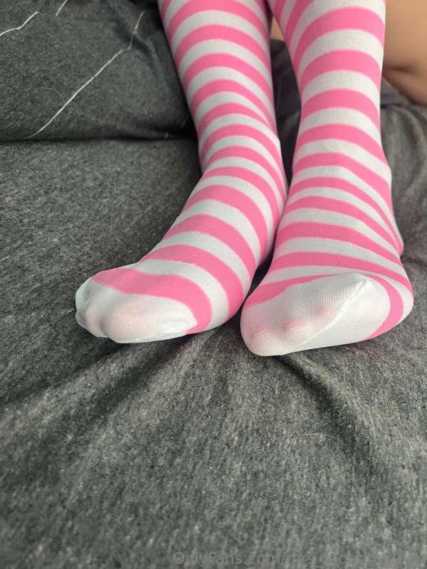 mrs_footjobqueen image #3