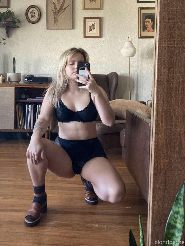 I don’t think I’ve ever posted these ones🖤