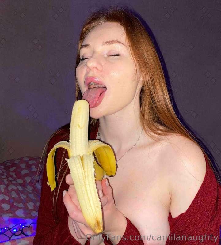 Would you mind if your dick was instead of a banana?😍💋