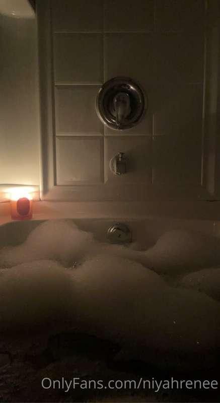 Nothing like a mid day bubble bath 🛀