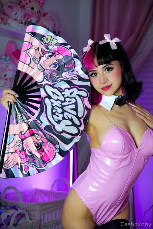 My new Rave Bxnny Fans are now available for purchase on the..
