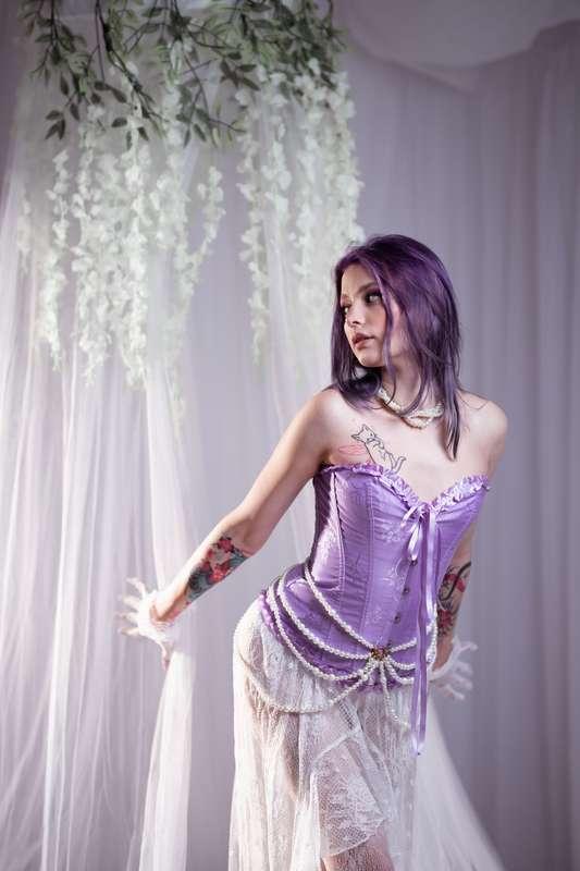 Hello! I ordered body kissing and undressing from you 10 min..