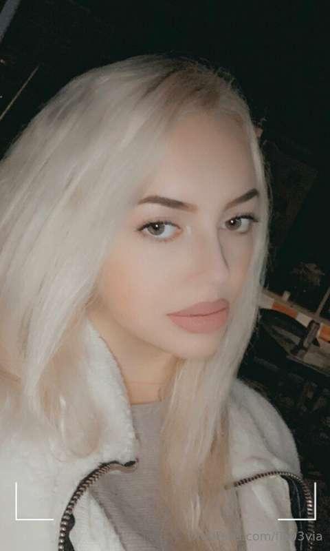 Ero troppo bionda cosi? Sto pensando di schiarire di nuovo 😊..