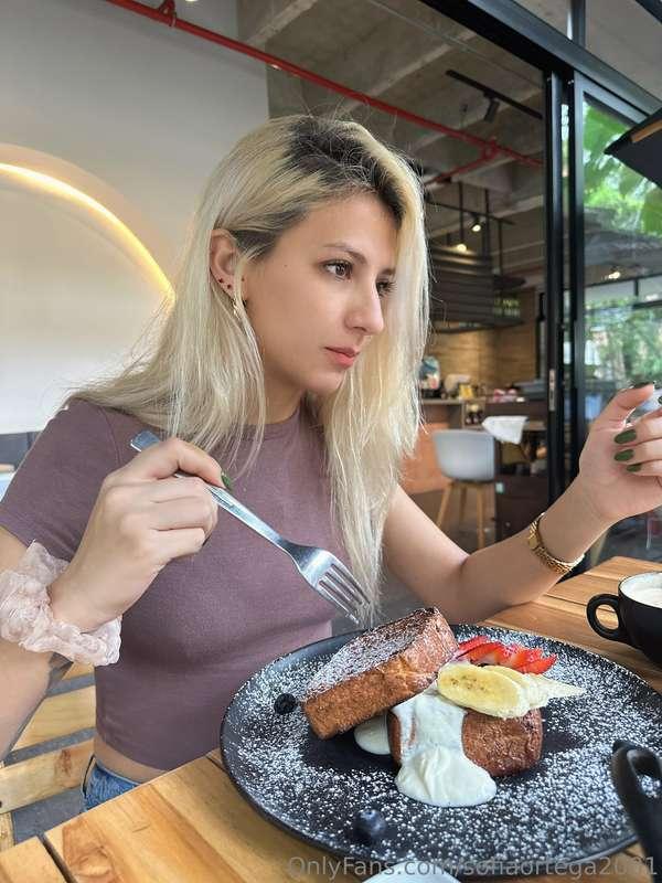 Wanna join me for lunch? 💁🏼‍♀️