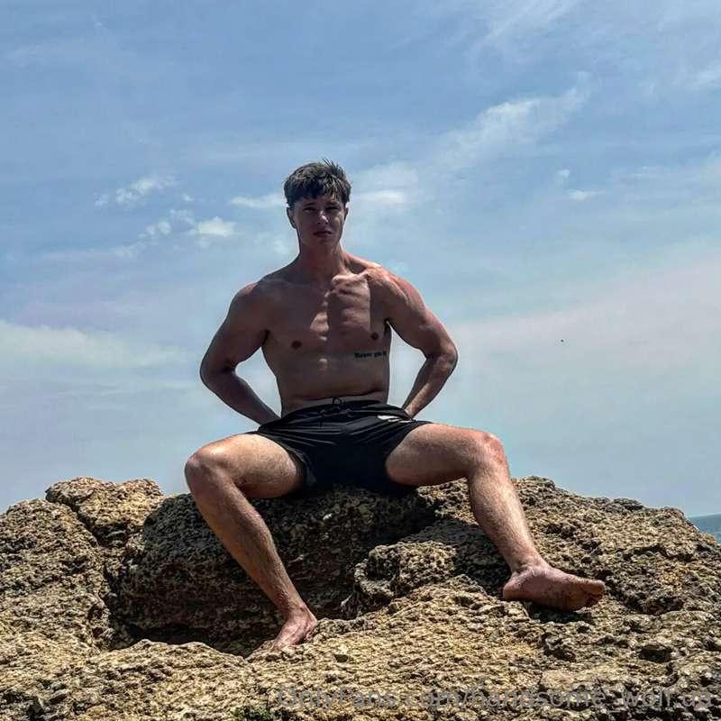 handsome_wolf.ua image #0