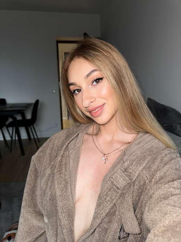 I’m in love with that pic after the shower 🚿 