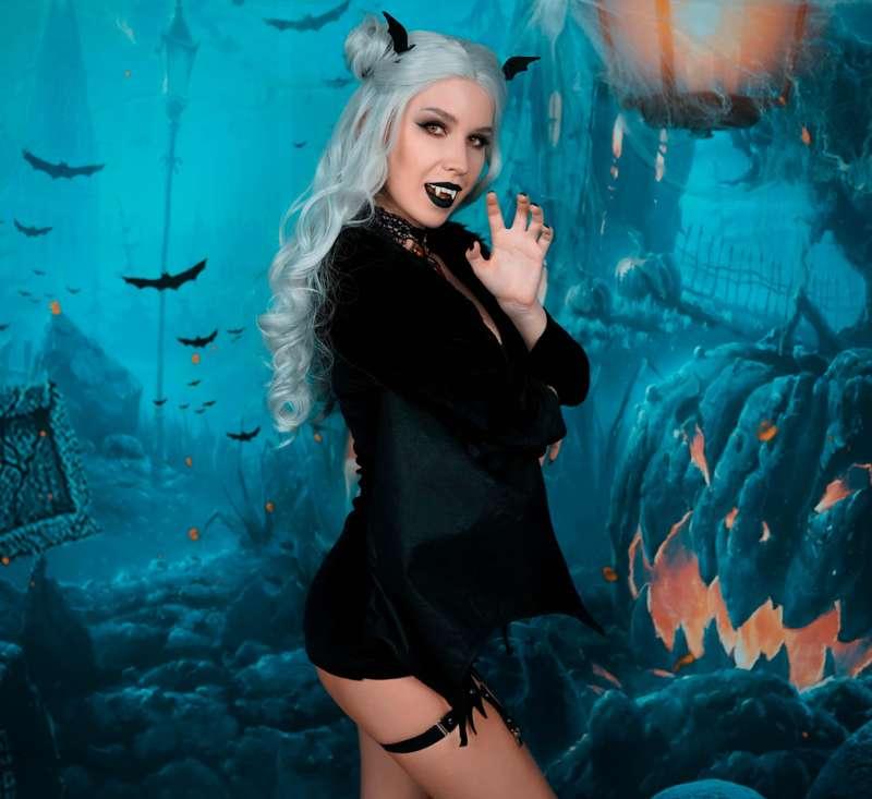 BAT GIRL 🎃 Vampire Photo