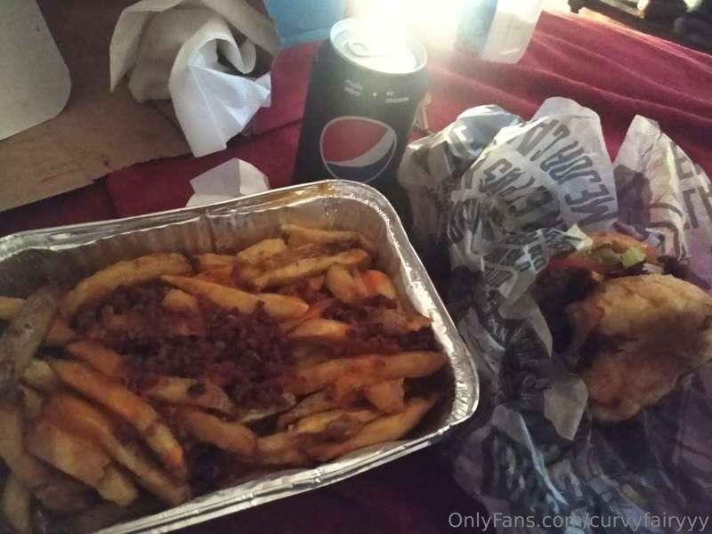 Random mix of pics 💕 love u fans.