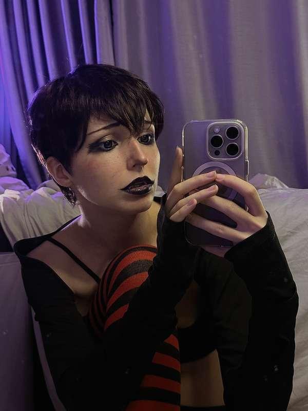 ‘some call it dark, I call it home’

#fyp #cosplay #cosplaygirl #tomboy #goth #alternative #nonbinary #enby #anime
