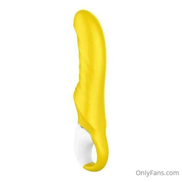 Well boys! 🫦🍓Time to have fun!👅
I found a new toy for myself..