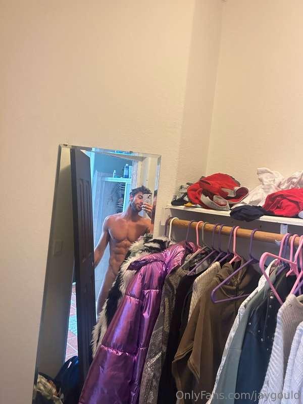 What should I wear? 😏
