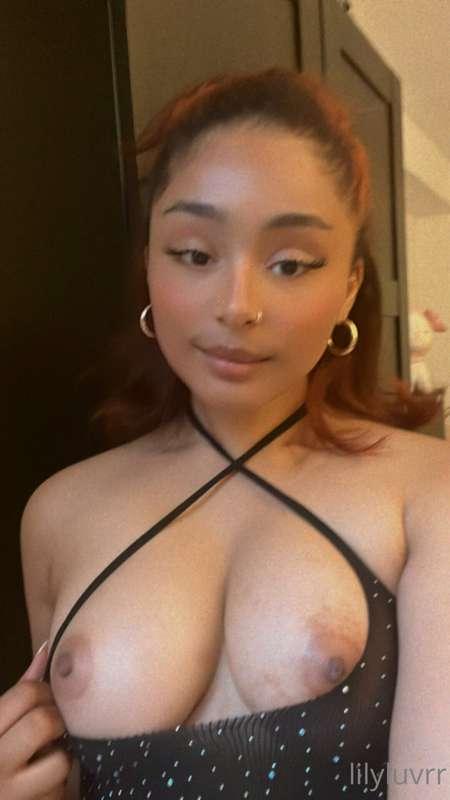 titty slipped oopsie