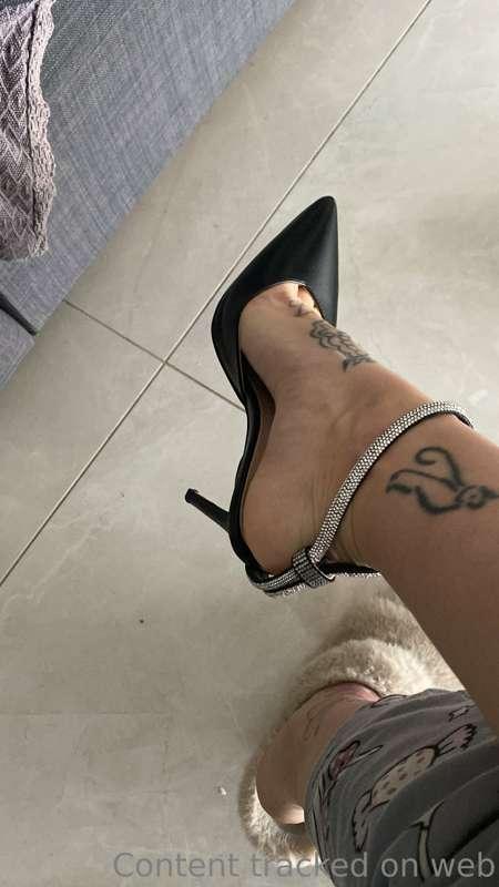 Vi piacciono le mie nuove scarpe 👠 ?