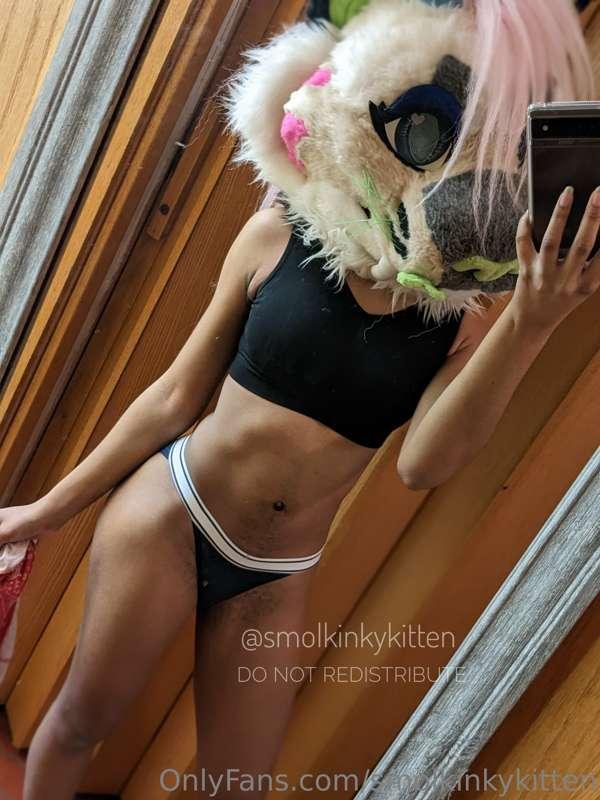 smolkinkykitten image #3