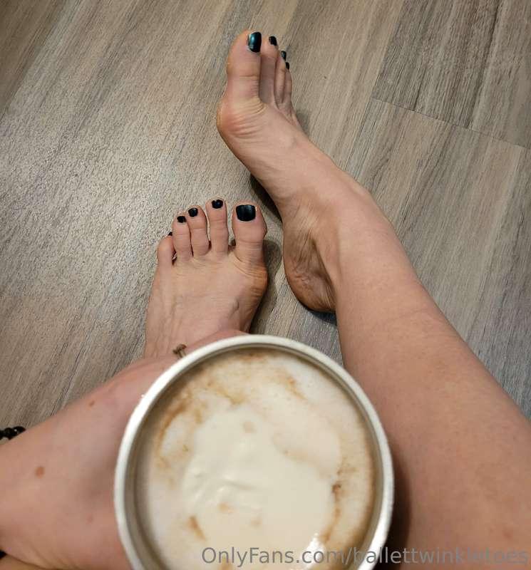 Starting my day with a mocha ☕️😋