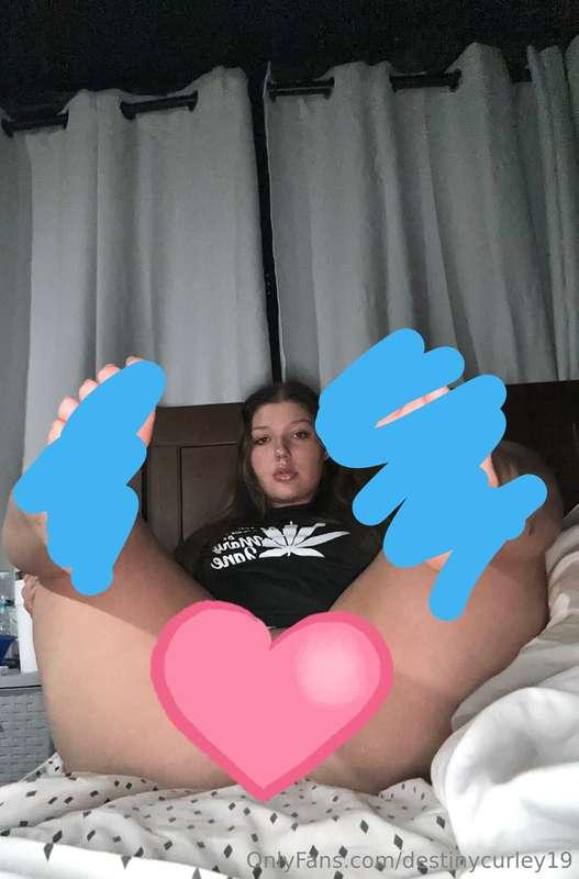 New photos being sent out check messages 😘👣🍑