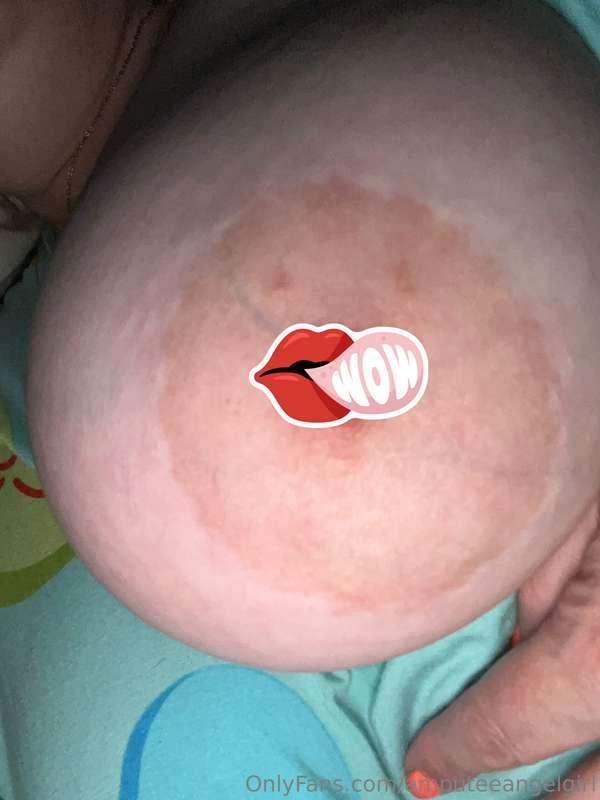 Who prefers huge natural titties?? 😈 come and get in the DMs..