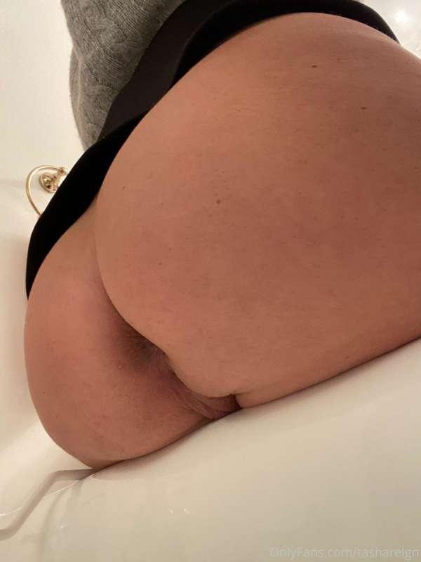 Feeling a little naughty tonight. Let’s talk about it 😈